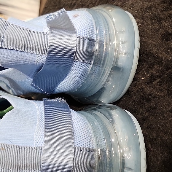 Shoes - Picture 5 of 5